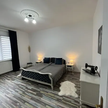 Apartment Center Retro