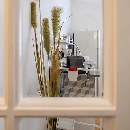 Apartment Center Retro