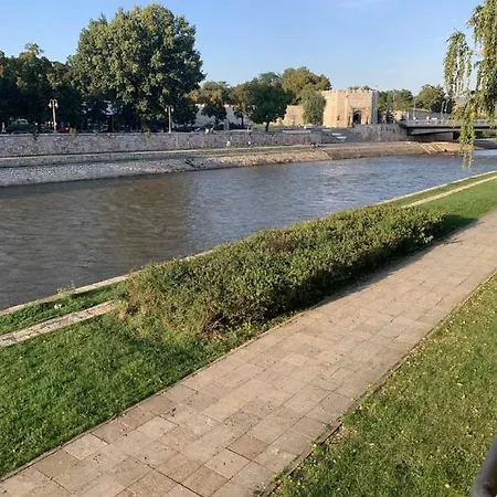 Apartment Center Retro