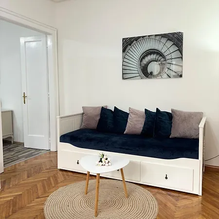 Apartment Center Retro *