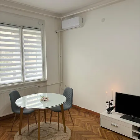 Center Retro Apartment *